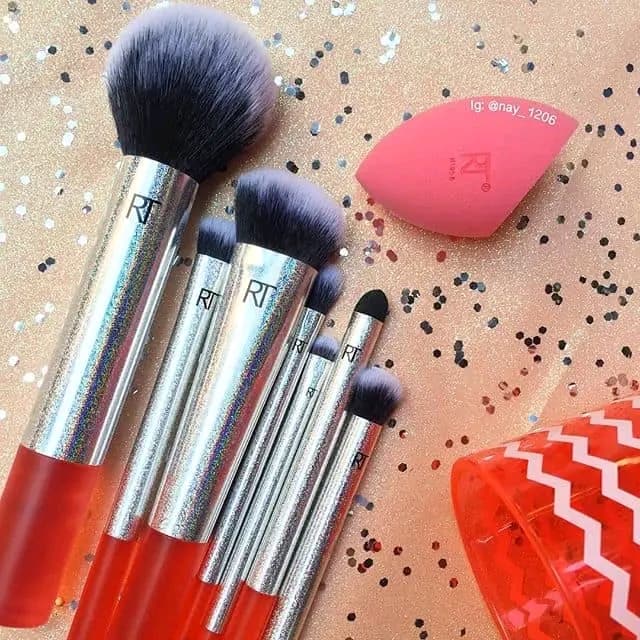 Buy Real Techniques Glam It Up Makeup Brush Set at Lotshop.pk