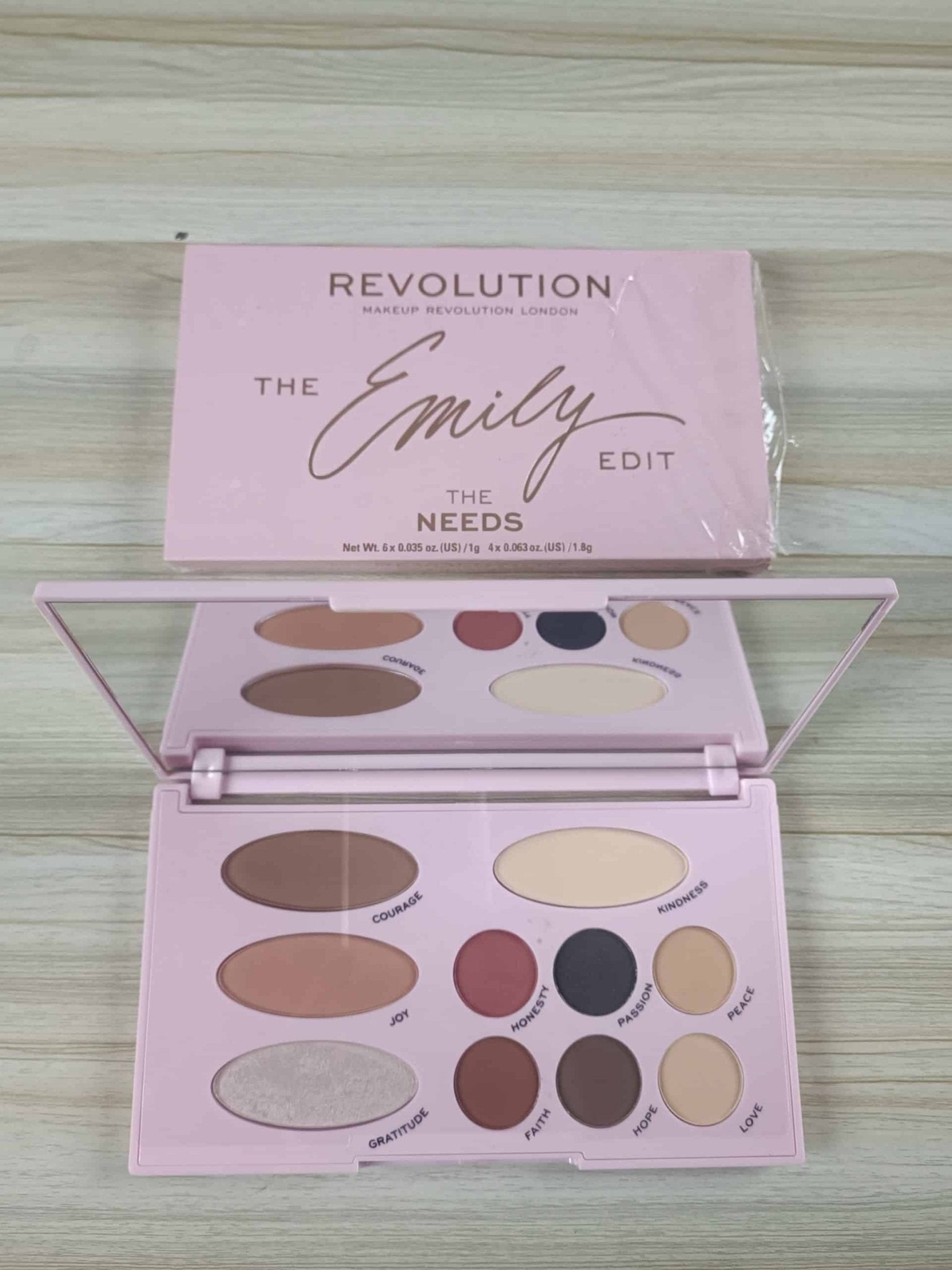 Makeup Palette MAKEUP REVOLUTION The Emily Edit – The Needs 13.2g - Lotshop.pk