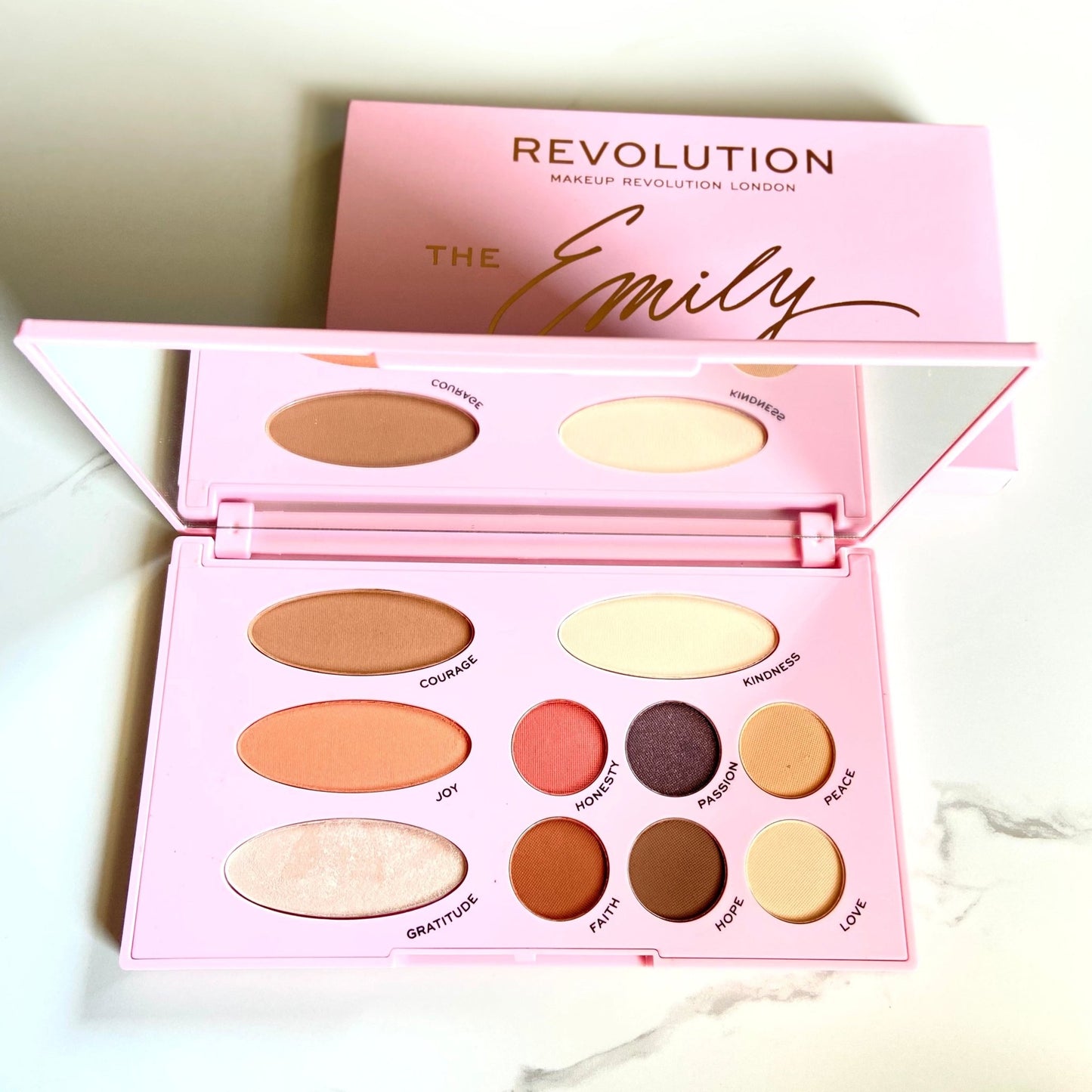 Makeup Palette MAKEUP REVOLUTION The Emily Edit – The Needs 13.2g - Lotshop.pk