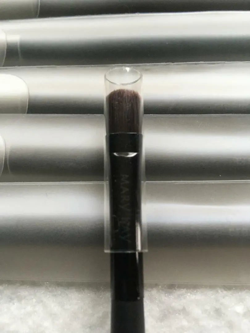 MARY KAY Cream Eye color/ Concealer Makeup Brush at Lotshop.pk