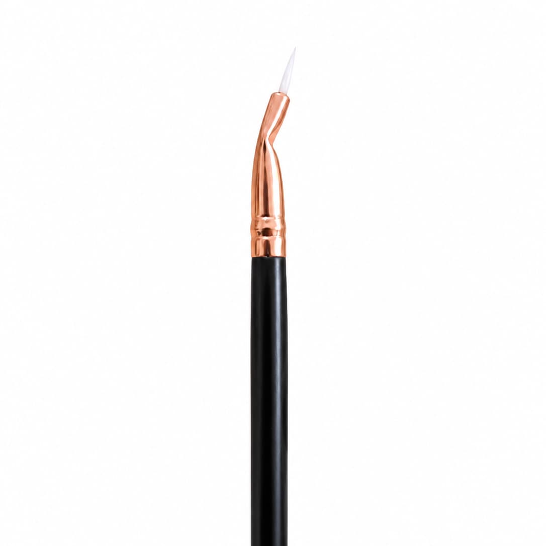 MSQ Wing Eyeliner Makeup Brush – Best Price Online in Pakistan