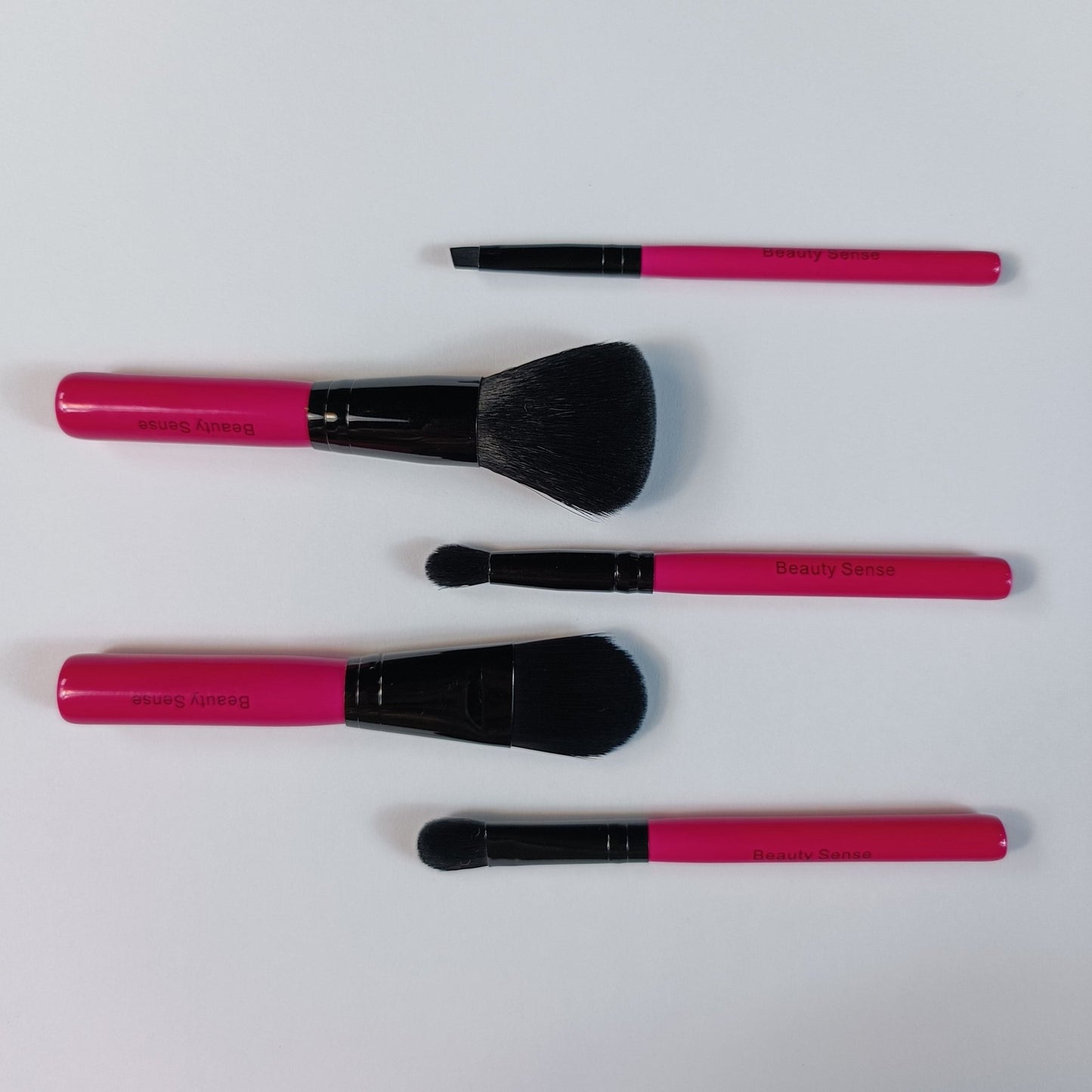 Portable Makeup Brushes 5pcs with Pouch – Essential Beauty Tools - Lotshop.pk