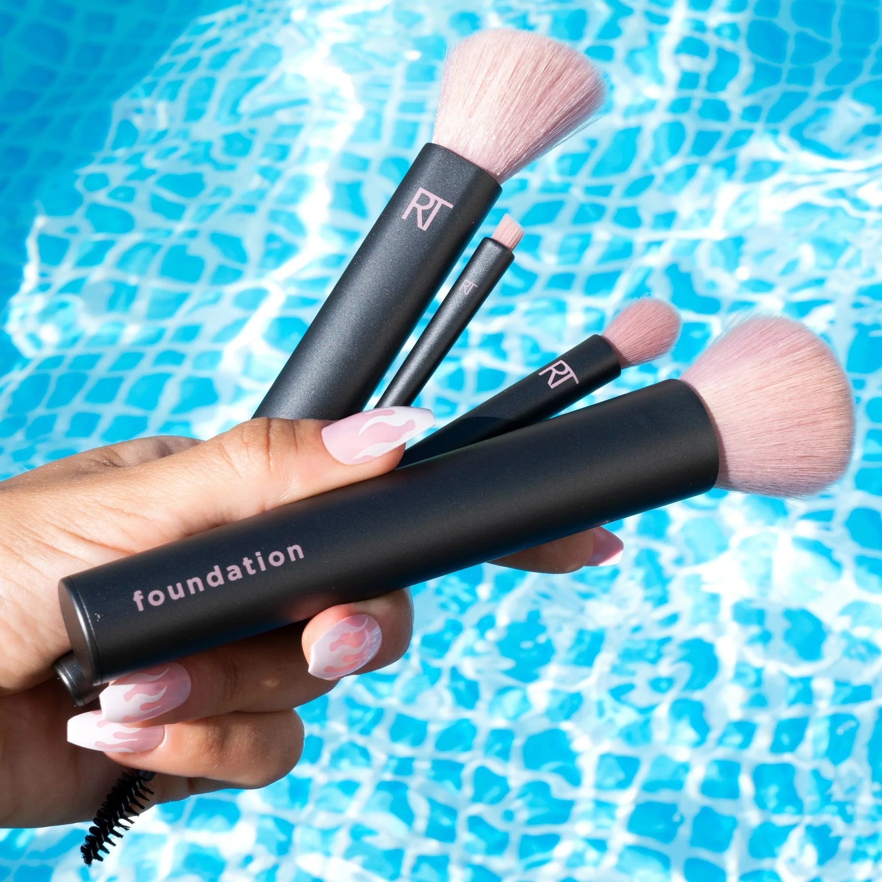 Real Techniques Easy As 1 - 2 - 3 Basics Makeup Brushes Kit – Foundation, Blush & Eye Brush Set - Lotshop.pk