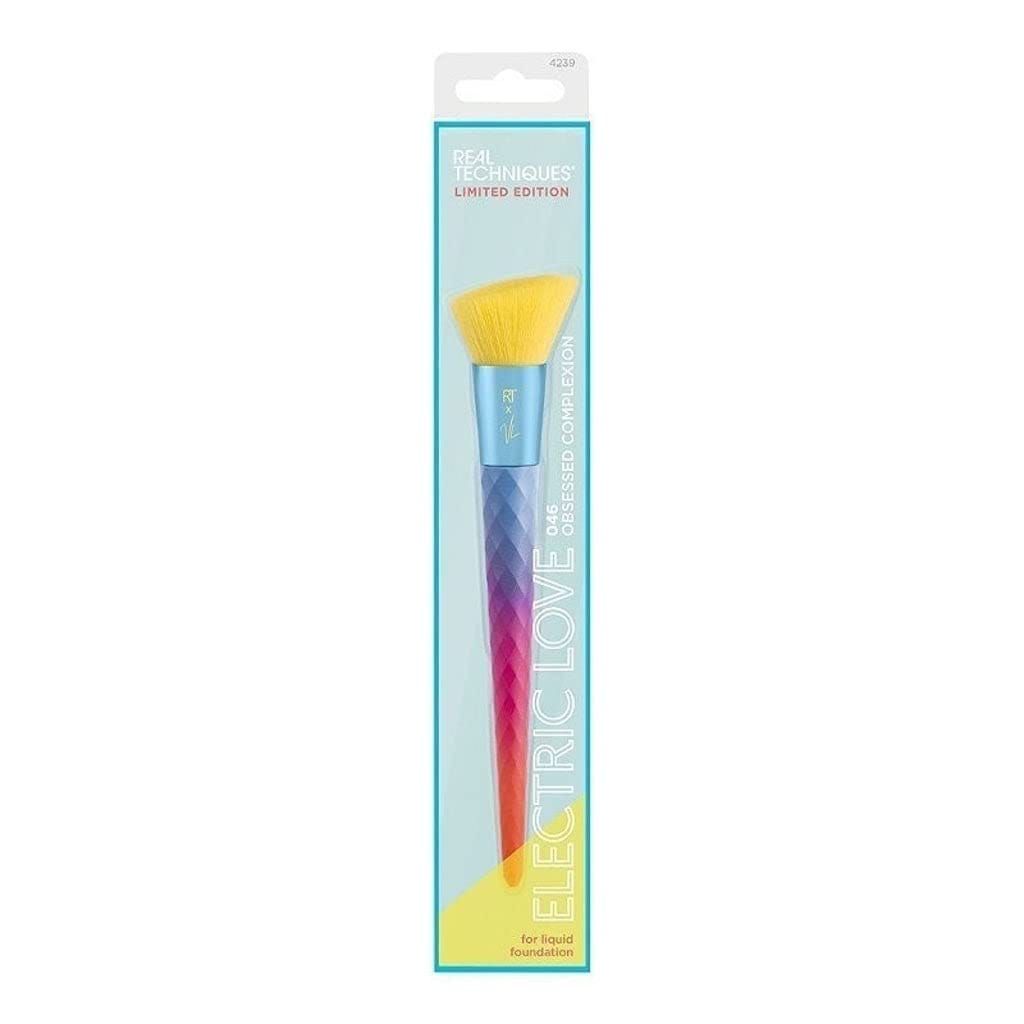 Real Techniques Electric Love RT 046 Obsessed Complexion Brush price online in Pakistan for foundation and contour