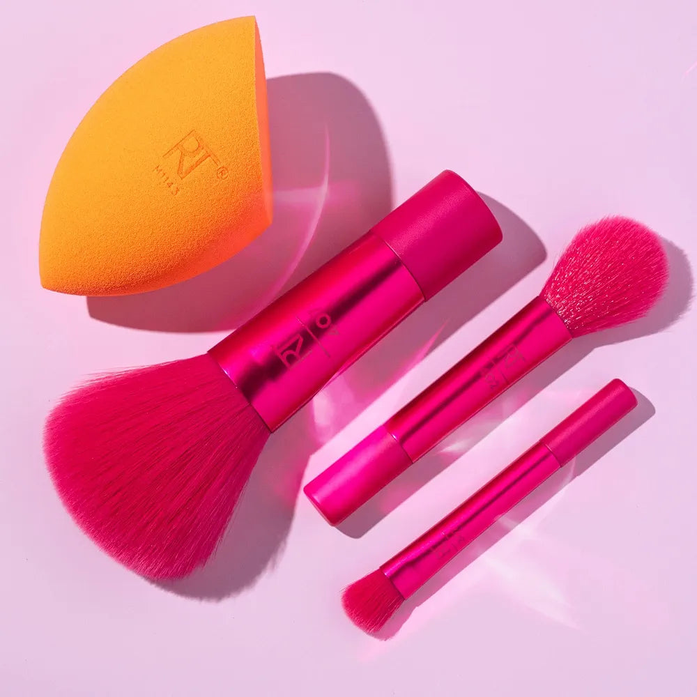 Real Techniques Glam It Up Limited Edition Makeup Brush Set price online in Pakistan with 7 brushes and Miracle Complexion Sponge
