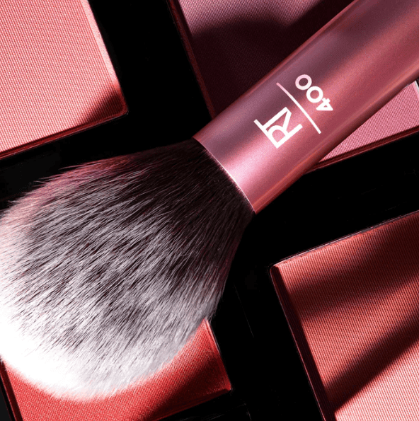 Real Techniques RT 400 Blush Brush – Soft Fluffy Makeup Brush for Perfect Blush - Lotshop.pk