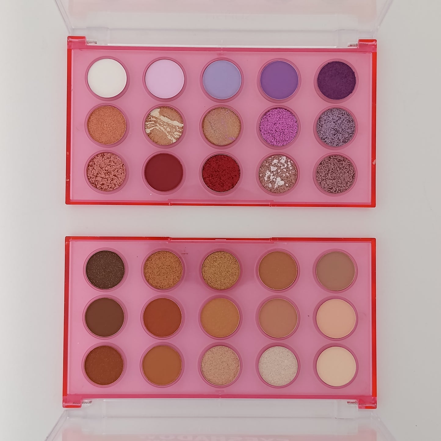 Ushas 15-Color Eyeshadow Palette – Highly Pigmented Matte & Shimmer Eye Makeup