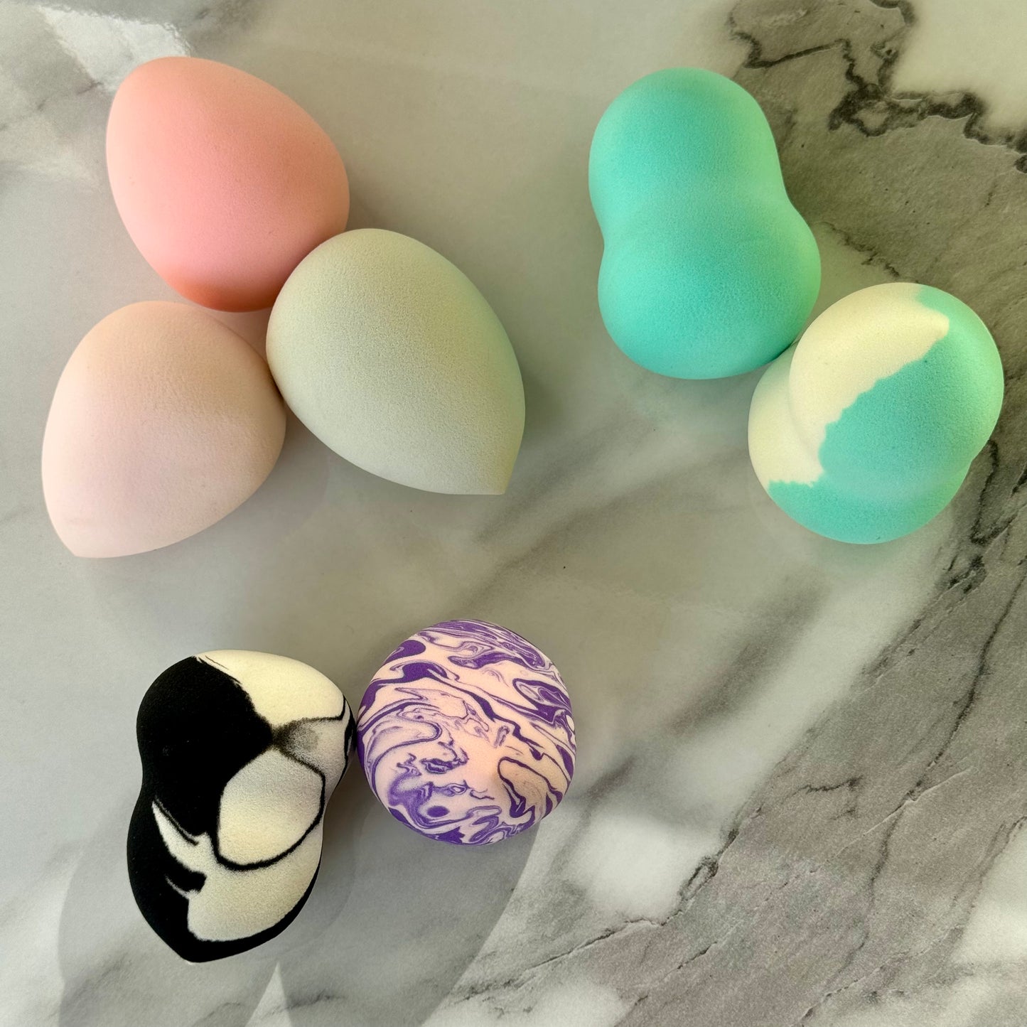 Beauty Blender Makeup Sponge - Flawless, Streak-Free Application for Every Look